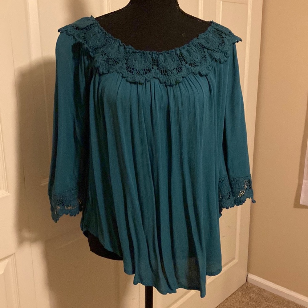 Scoop Neck Blouse 3/4 Sleeves